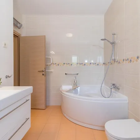 Zorica Villa *